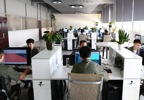 قامت شركة Renxin Mould رسميًا بتوسيع أعمالها في تخصيص قوالب قطع غيار السيارات، مما يتيح المزيد من سيناريوهات التطبيق بدقة عالية مثل السيارات.